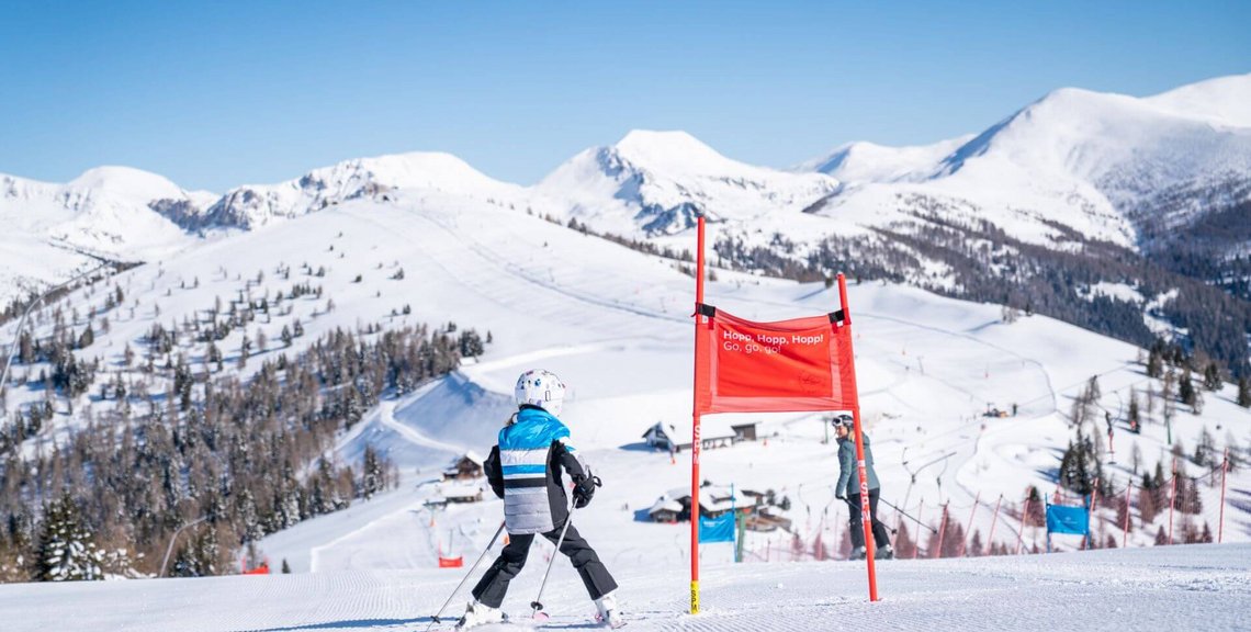 Skifahren mit Kindern im Skigebiet der Bad Kleinkirchheimer Bergbahnen, familienfreundliche Angebote, Urlaub in Kärnten
