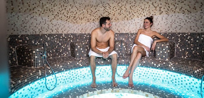 Pärchen im Dampfbad Venus Sudatorium im Bad Kleinkirchheimer Thermal Römerbad