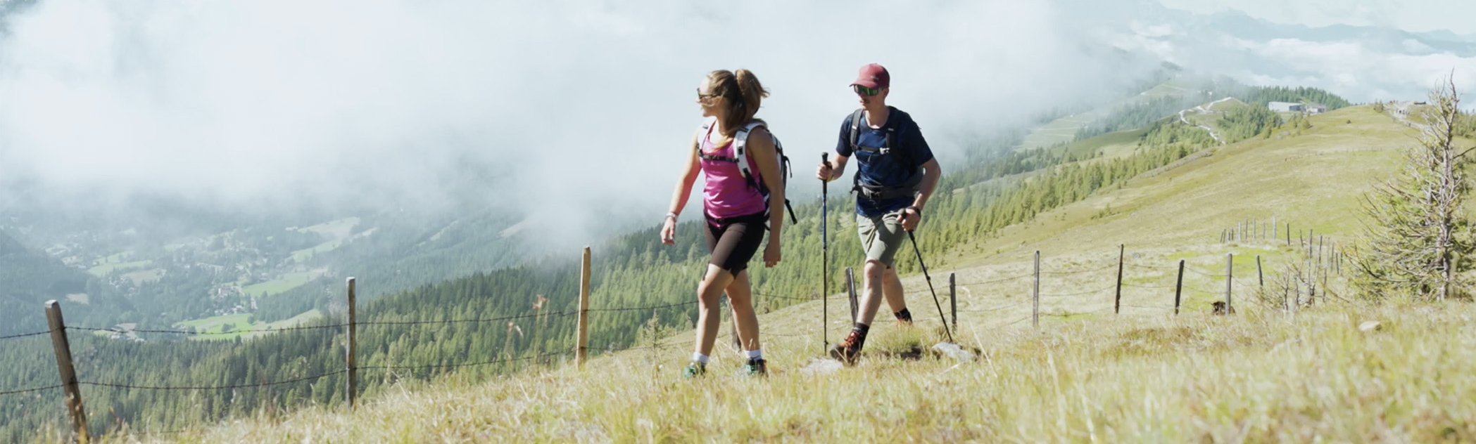 Gipfel-Tour in den Nockbergen, Wandertour für Sportliche in Kärnten, Paar im Wandergebiet Bad Kleinkirchheim