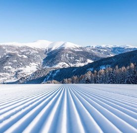 mit den Bad Kleinkirchheimer Bergbahnen die ersten Schwünge im Schnee ziehen, breite abwechslungsreiche Abfahrten mit Bergpanorama, Winterurlaub in den Alpen, Skiurlaub Kärnten