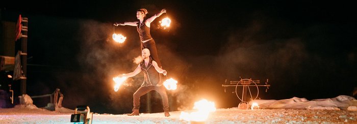 Feuershow bei der Nachtfahrt zum Vollmond, Abends in Kärnten, Winterurlaub