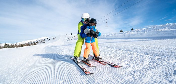 Vater und Sohn im Familienskigebiet Bad Kleinkirchheim, Kärnten