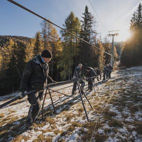 Seilspleissung an der Kaiserburgbahn in Bad Kleinkirchheim, Bergbahnen Team bei den Arbeiten der Seilspleissung, Firma Teufelberger