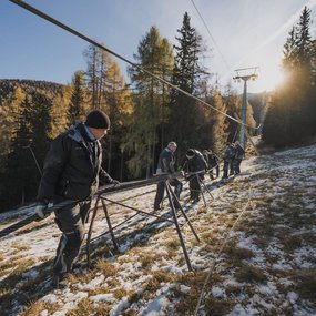 Seilspleissung an der Kaiserburgbahn in Bad Kleinkirchheim, Bergbahnen Team bei den Arbeiten der Seilspleissung, Firma Teufelberger