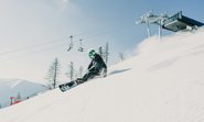 Snowboarden auf der Spitzeckabfahrt, Doppelmayr D-Line Spitzeckbahn, moderne Liftanlage in Bad Kleinkirchheim