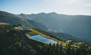 Panorama Bergstation Biosphärenparkbahn Brunnach, Nockberge in Kärnten, Alpen-Panorama im Sommer