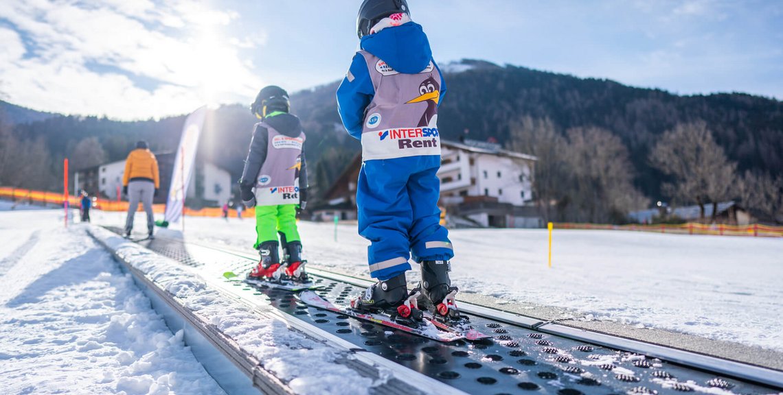 Skischulbereich Bach Förderbänder
