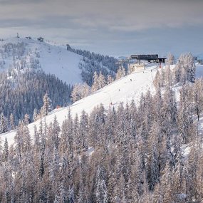 Winterpanorama im Kärntner Skigebiet Bad Kleinkirchheim