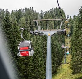 Aussicht aus der Kabine der Kaiserburgbahn, in Bad Kleinkirchheim