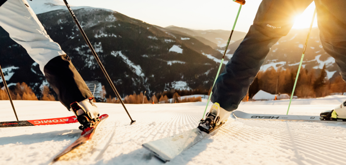 Sonnenaufgang beim Skifahren auf der Nockalm im Skigebiet Bad Kleinkirchheim