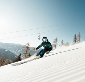 Erste Spur auf der Spitzeck-Abfahrt im Skigebiet Bad Kleinkirchheim