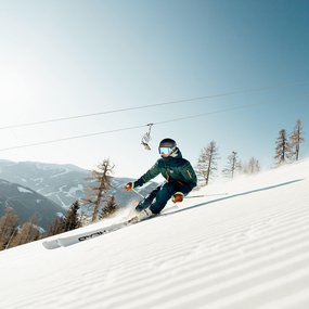 Erste Spur auf der Spitzeck-Abfahrt im Skigebiet Bad Kleinkirchheim