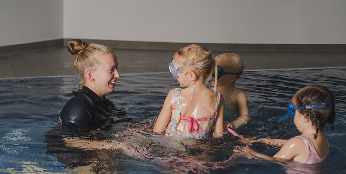 Kleine Gruppen bei Schwimmkursen, Schwimmen lernen in Kärnten, Bad Kleinkirchheimer Thermal Römerbad