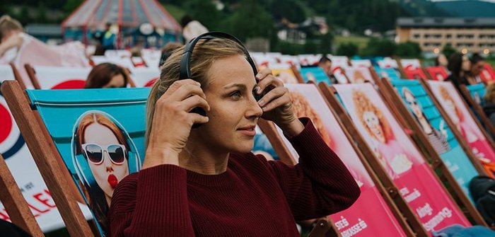 Snowboarderin Sabine Schöffmann beim Silent Cinema, Kaiserburgbahn