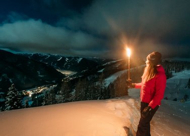 Fackelwanderung bei der Nachtfahrt zum Vollmond, Panorama über Bad Kleinkirchheim bei Nacht, Ausflugsziel bei Vollmond, Kärnten