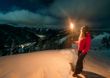Fackelwanderung bei der Nachtfahrt zum Vollmond, Panorama über Bad Kleinkirchheim bei Nacht, Ausflugsziel bei Vollmond, Kärnten