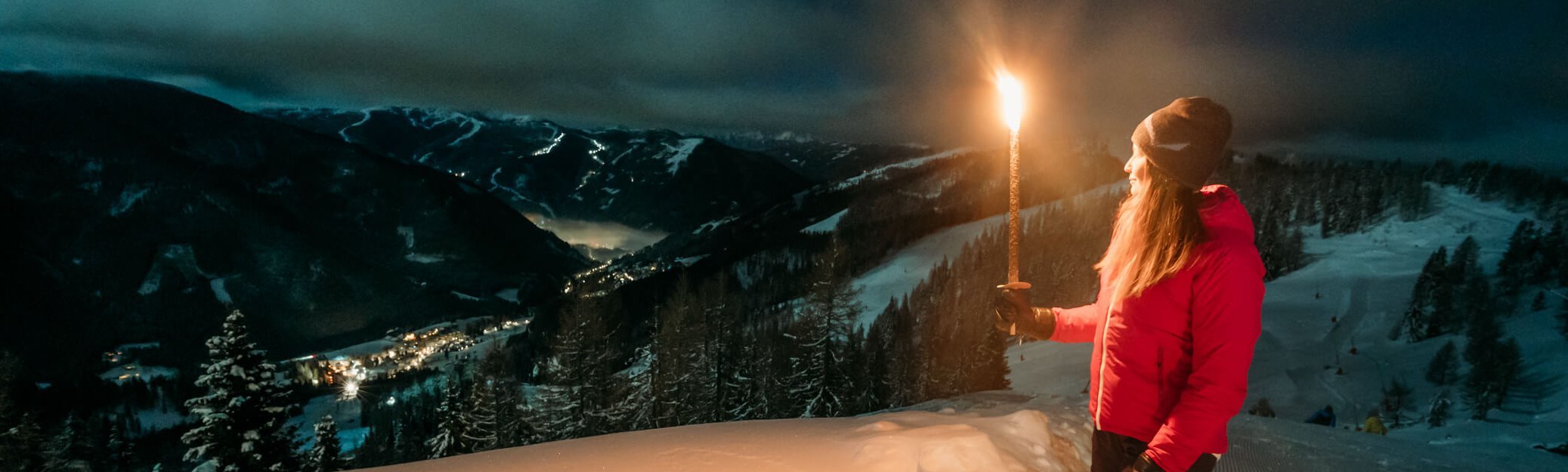 Fackelwanderung bei der Nachtfahrt zum Vollmond, Panorama über Bad Kleinkirchheim bei Nacht, Ausflugsziel bei Vollmond, Kärnten