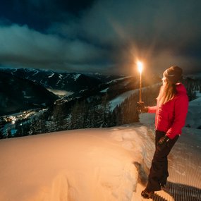 Fackelwanderung bei der Nachtfahrt zum Vollmond, Panorama über Bad Kleinkirchheim bei Nacht, Ausflugsziel bei Vollmond, Kärnten