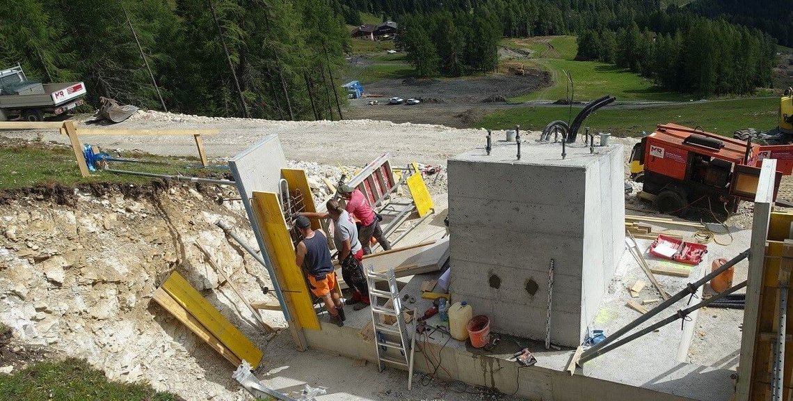 Betonierung des Stützenfundamentes, Sessellift Doppelmayr D-Line