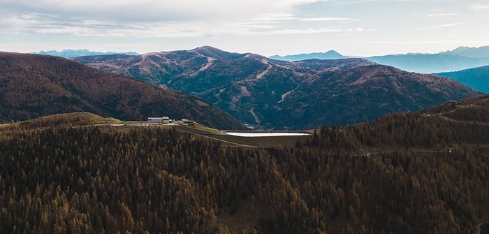 Weitsicht auf die Nockberge rund um die Biosphärenparkbahn Brunnach