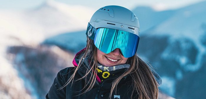 Skifahrerin im Skigebiet Bad Kleinkirchheim, Naked Optice Skibrille, Pistenspaß und Winter Wonderland in Kärnten