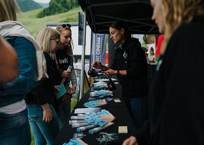 Kopfhörerausgabe, Silent Cinema Open Air Kino bei den Bad Kleinkirchheimer Bergbahnen