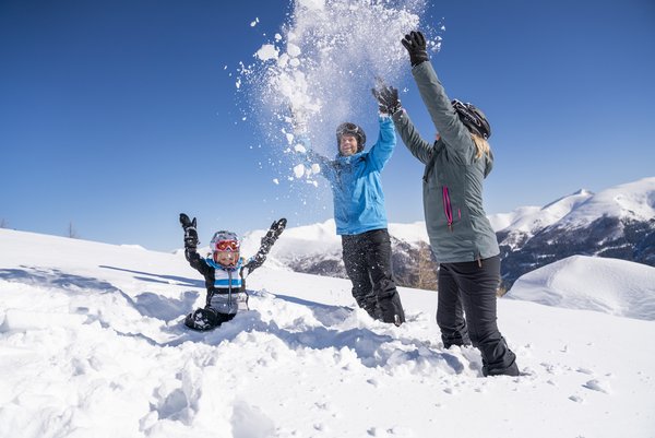 Familie im Schnee - Bad Kleinkirchheimer Bergbahnen