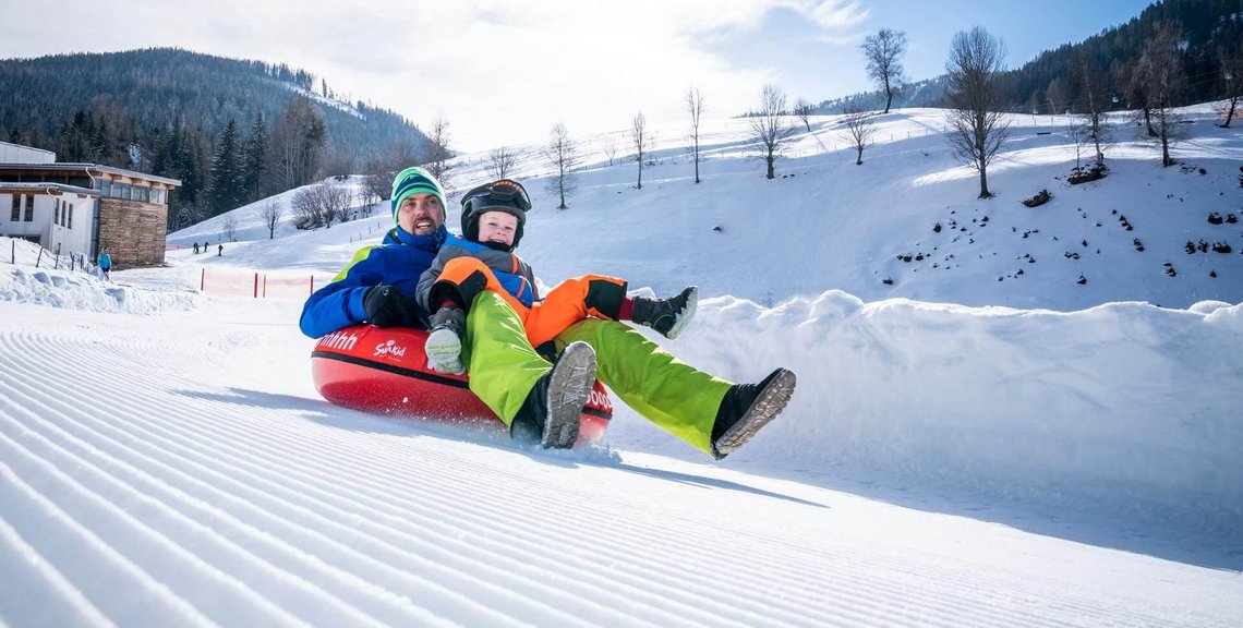 Spaß im Schnee im Skigebiet Bad Kleinkirchheimer Bergbahnen, kinderfreundliches Skigebiet, breite Pisten