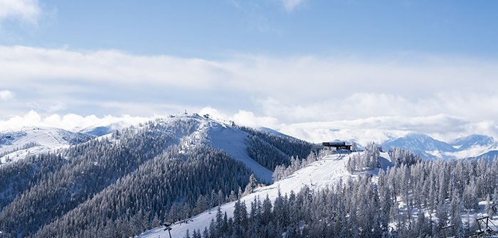 Panoramaaussicht auf Spitzeckbahn im Winter, im Skigebiet Bad Kleinkirchheim Kärnten