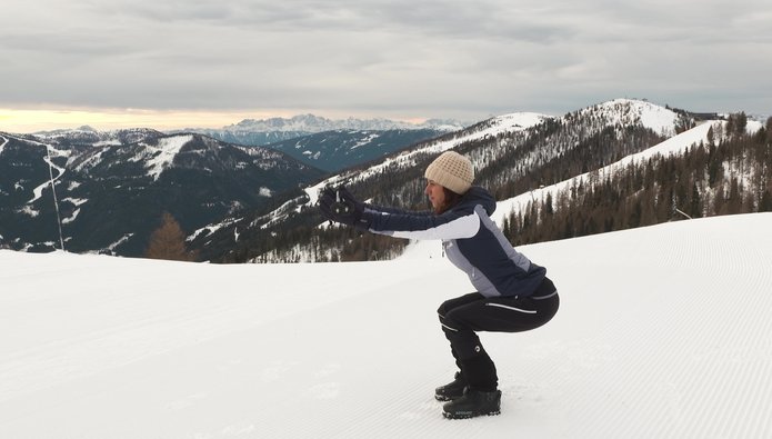 Aufwärm-Übung vor dem Skifahren, im Skigebiet Bad Kleinkirchheim, Kärnten