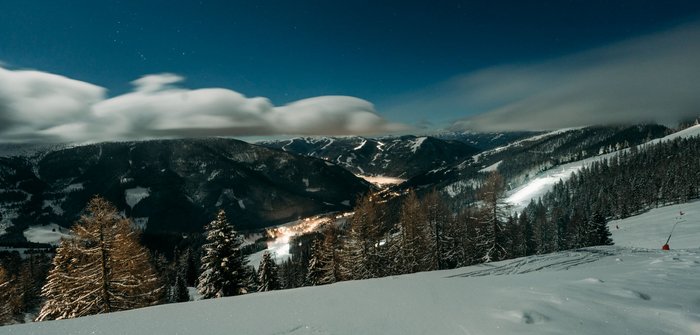 Feuershow bei Vollmond, Nacht-Panorama über Bad Kleinkirchheim, Pärchen-Ausflug zum Vollmond in Kärnten