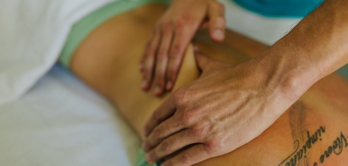 Sanfte Rücken-Massage für die perfekte Entspannung, im Massage-Center des Bad Kleinkirchheimer Thermal Römerbad