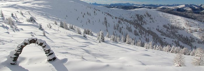 Steinernes Portal in Bad Kleinkirchheim, Lieblings-Fotospot in Kärnten, Panorama in die Nockberge, Skigebiet für Sportliche in Österreich