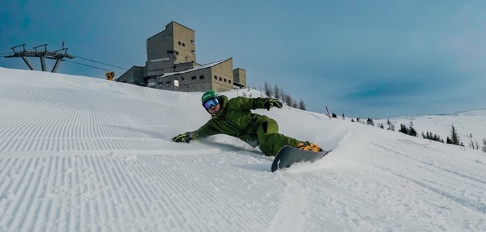 Snowboarder Alex Payer auf der Kaiserburgabfahrt, Kärnten