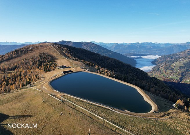 Herbstliches Bergpanorama rund um das Speicherbecken Nockalm in Bad Kleinkirchheim