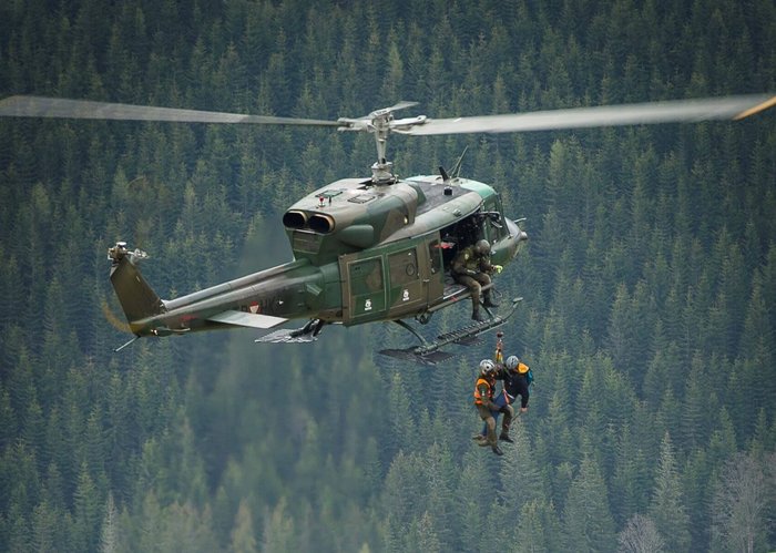 Bergeübung St. Oswald, Hubschrauber Jägerbataillon25 und Team der Bad Kleinkirchheimer Bergbahnen