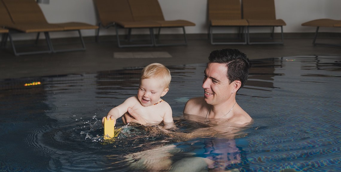 Baby-Schwimmen in Bad Kleinkirchheim, Wasserspaß für Gross und Klein