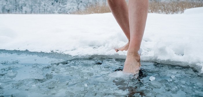 Eisbaden im Winter, Bad Kleinkirchheim, Nockberge Kärnten