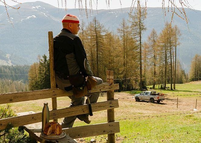 Rastpause beim Zäunen der Bad Kleinkirchheimer Bergbahnen, Kärntner Reinling