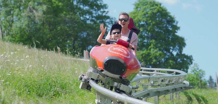 Fahrt mit dem Bad Kleinkirchheimer Kaiserburg Bob, Vater und Sohn