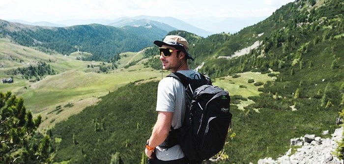 Alex Payer mit Aussicht auf die Kärntner Nockberge