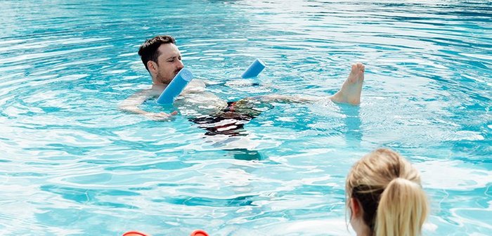 Aqua-Gymnastik-Übungen als Reha im Thermalwasser